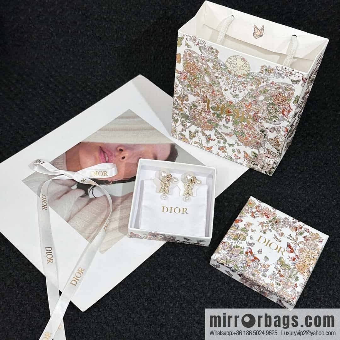 New ☑️ DIOR butterfly size pearl stud earrings