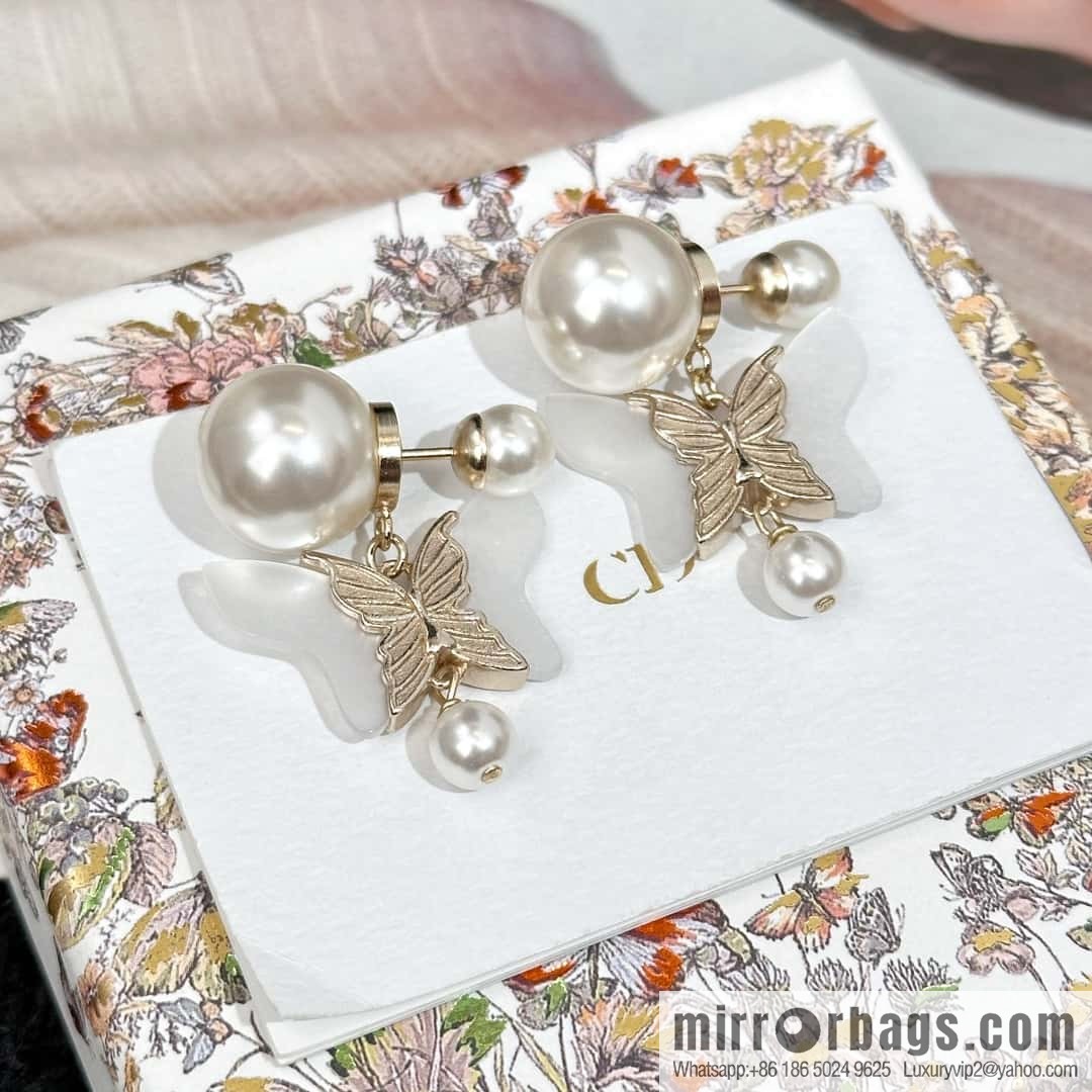 New ☑️ DIOR butterfly size pearl stud earrings