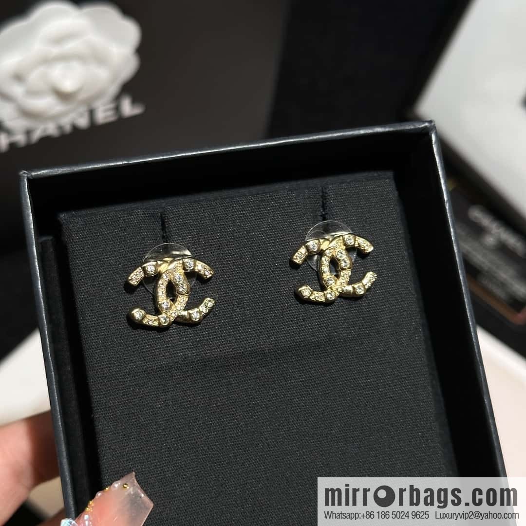 ❗️New ❗️ Chanel stud earrings ☀️ new ☑️ Chanel c1 double c gold size diamond stud earrings ☀️