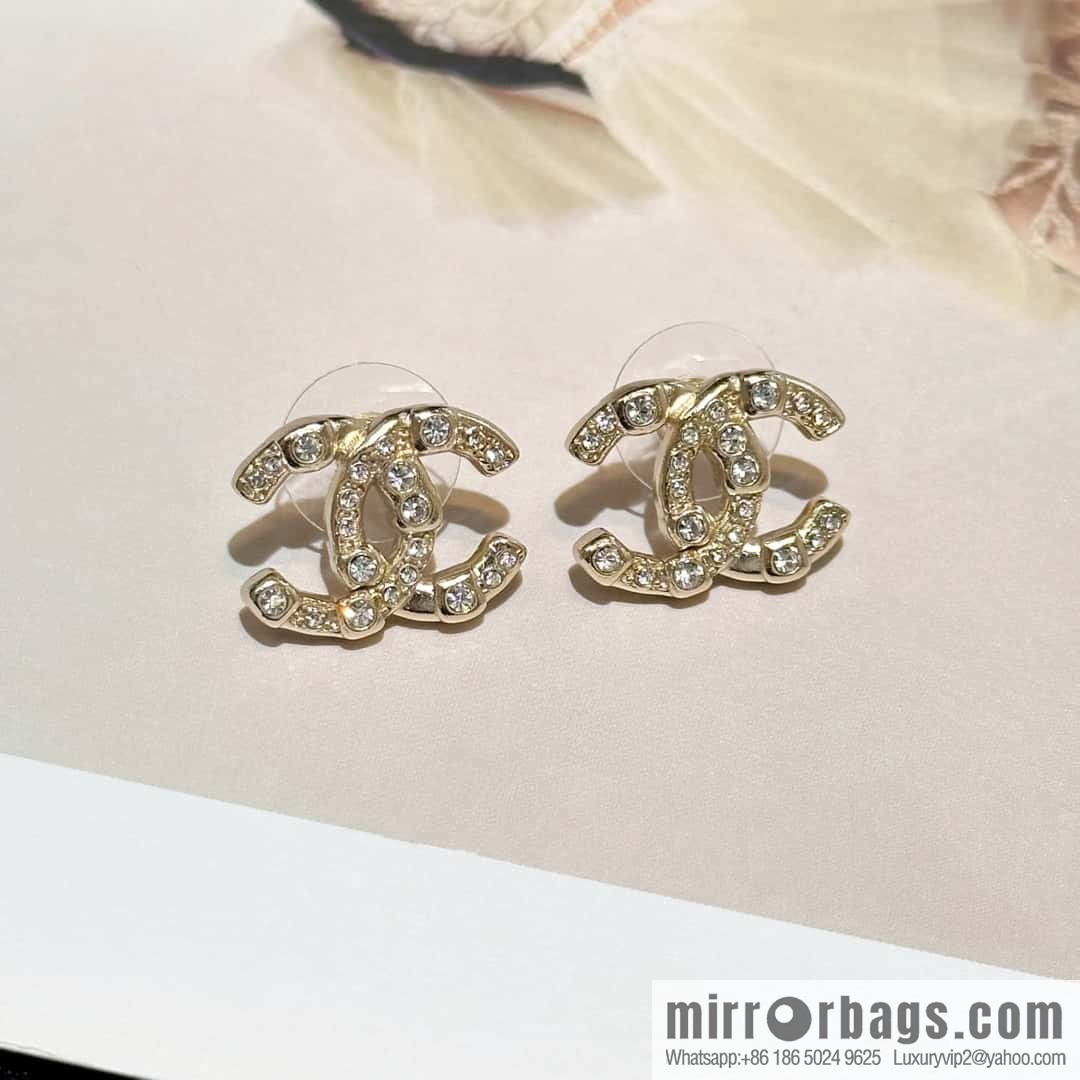 ❗️New ❗️ Chanel stud earrings ☀️ new ☑️ Chanel c1 double c gold size diamond stud earrings ☀️