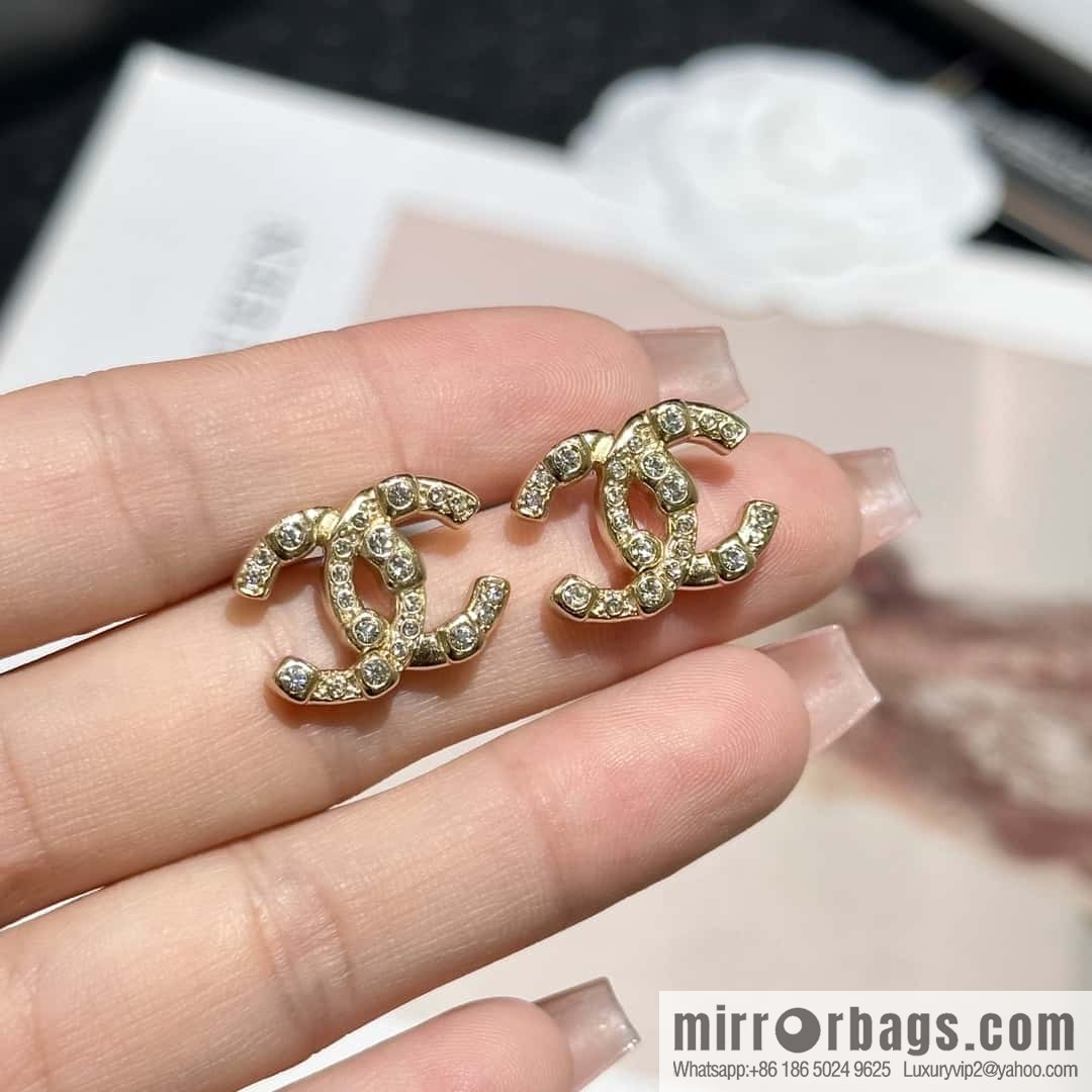 ❗️New ❗️ Chanel stud earrings ☀️ new ☑️ Chanel c1 double c gold size diamond stud earrings ☀️