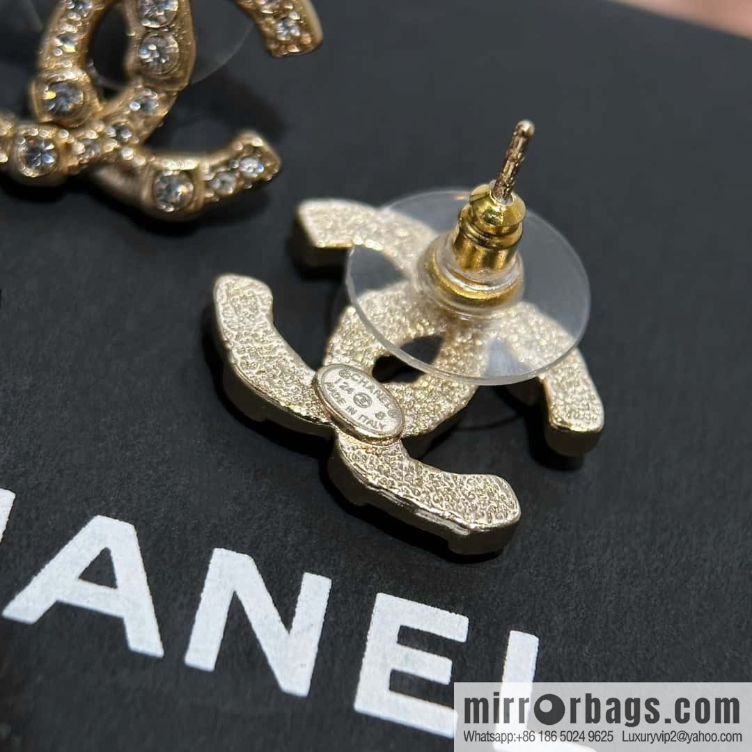 ❗️New ❗️ Chanel stud earrings ☀️ new ☑️ Chanel c1 double c gold size diamond stud earrings ☀️