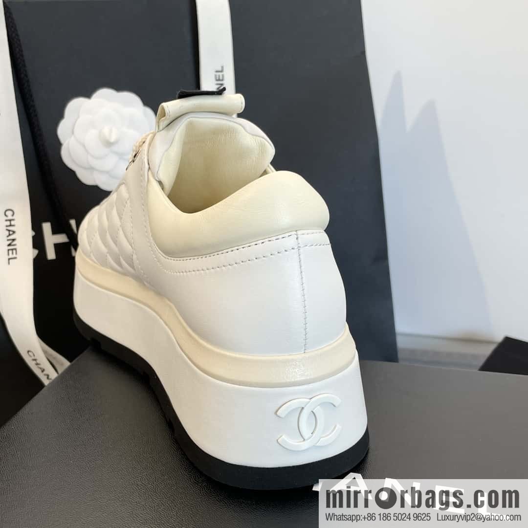 CHANEL Xiaoxiang Rhombus lambskin platform casual sneakers