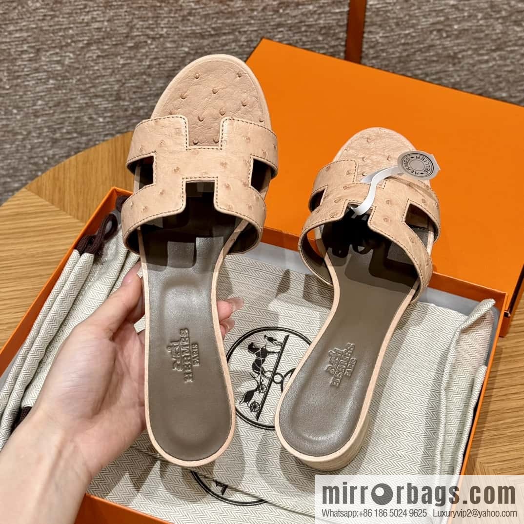 Hermès 185 Oasis high-heeled sandals, ostrich 🐦/Ostrich rose powder/Rose powder
