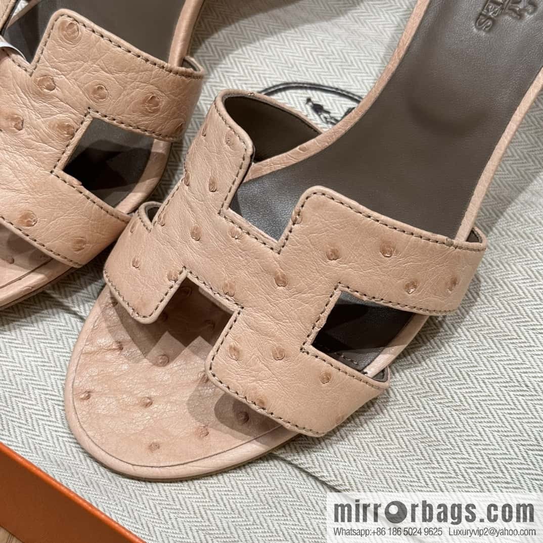 Hermès 185 Oasis high-heeled sandals, ostrich 🐦/Ostrich rose powder/Rose powder