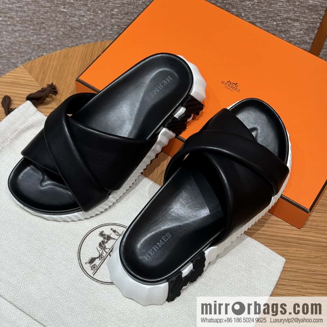 Hermès 086/Infra/Sports slippers, lambskin/black/89/Blanck