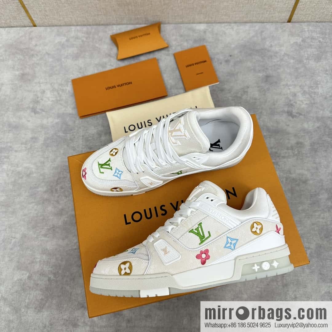 💋💍L's new product L * V Louis~ The new TRAINER series sneakers are made of Monogram denim (denim).