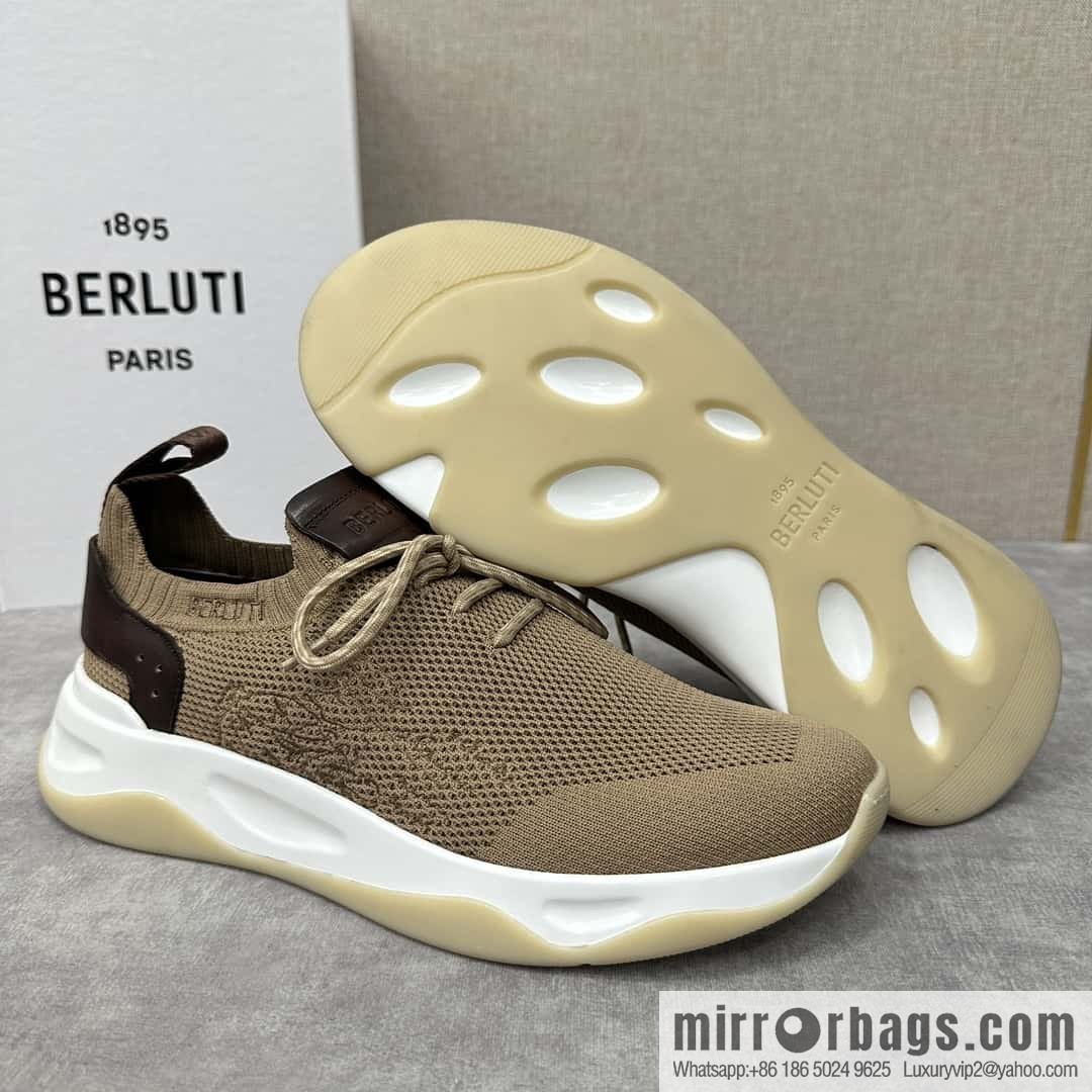 ๐๐Berlut's new Shadow fly-knit sneakers
