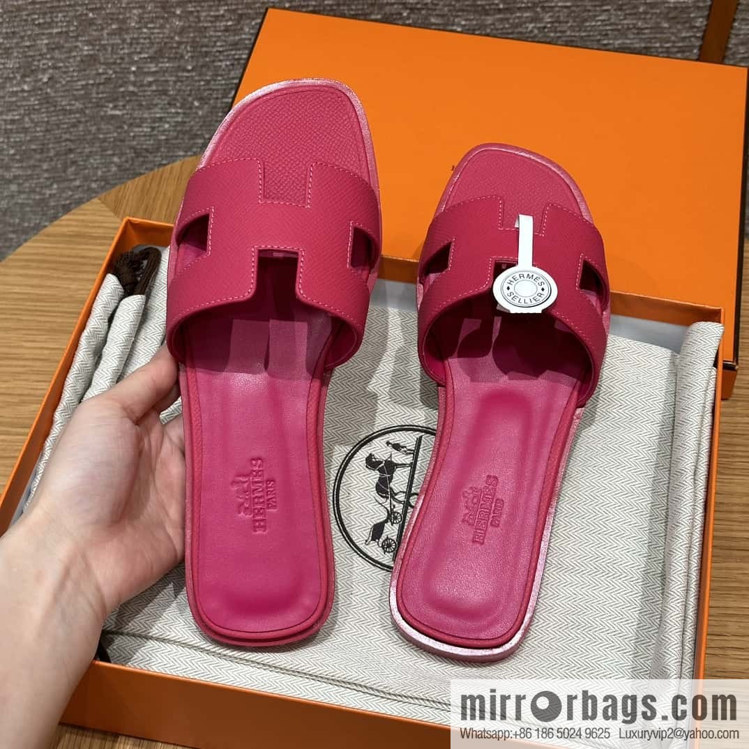HERMES 181 Oran sandals, palm print cowhide/Epsom rose red/Rose red