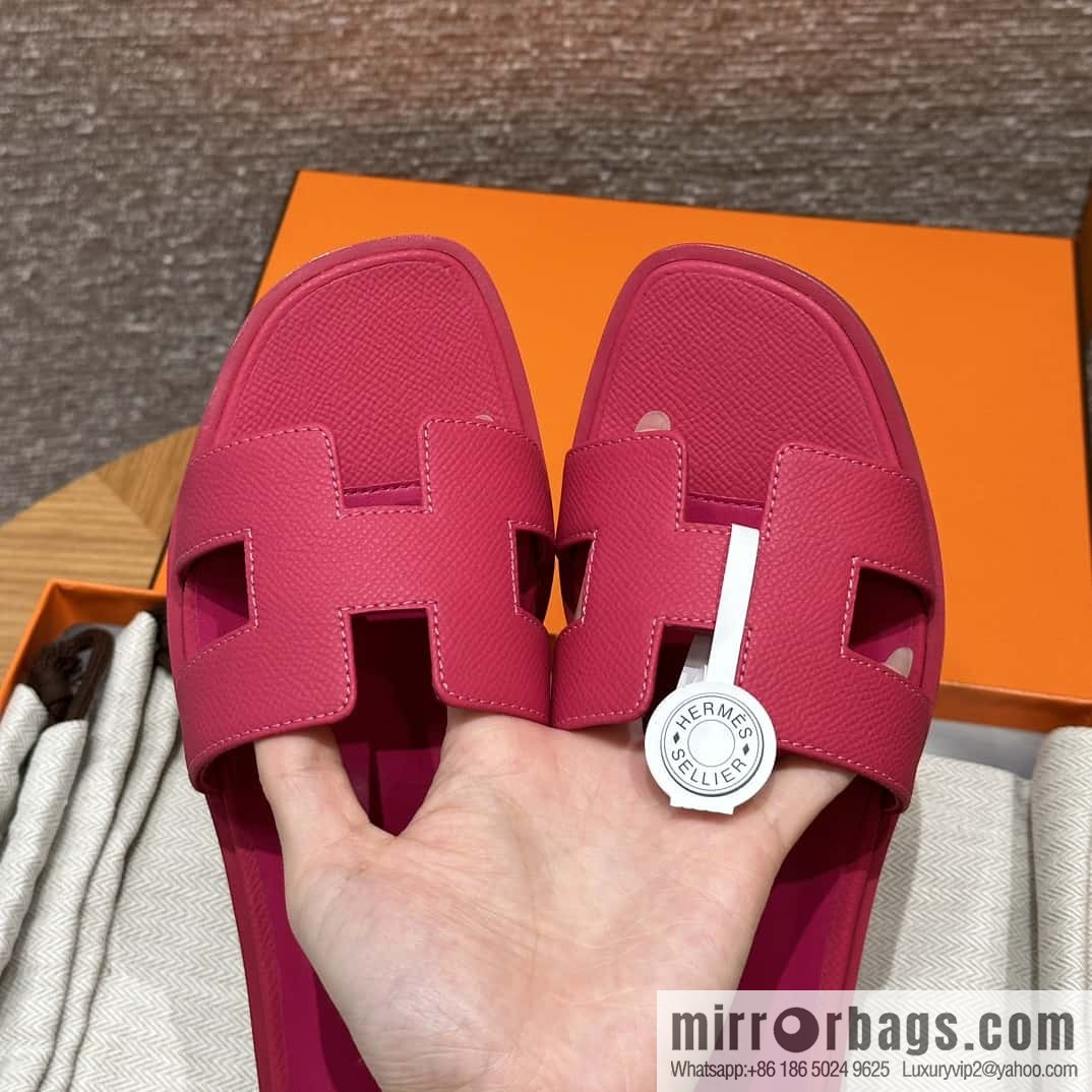 HERMES 181 Oran sandals, palm print cowhide/Epsom rose red/Rose red