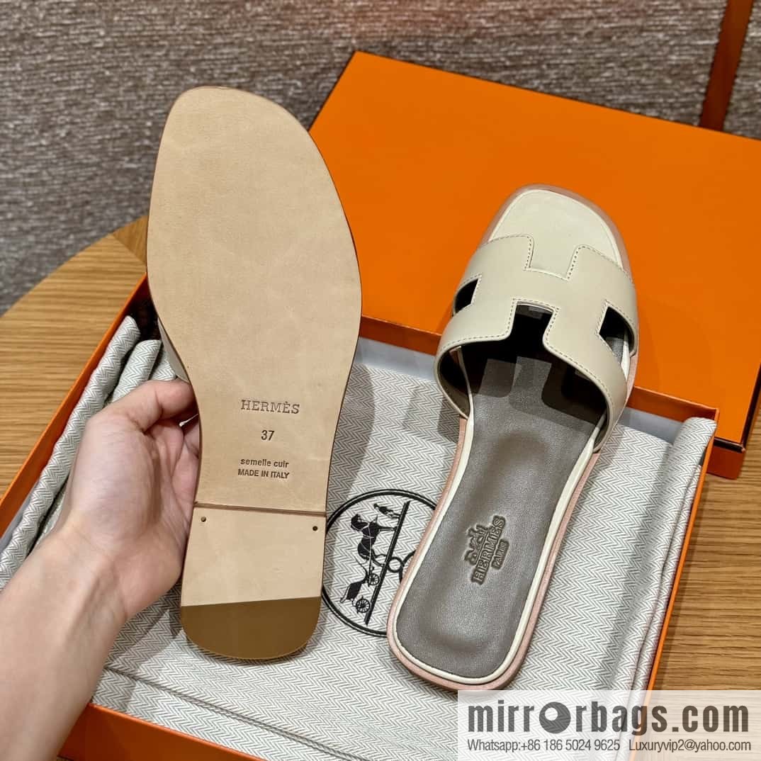 HERMES 181 Oran sandals, lambskin/lambskin shake white/ck10/Craie