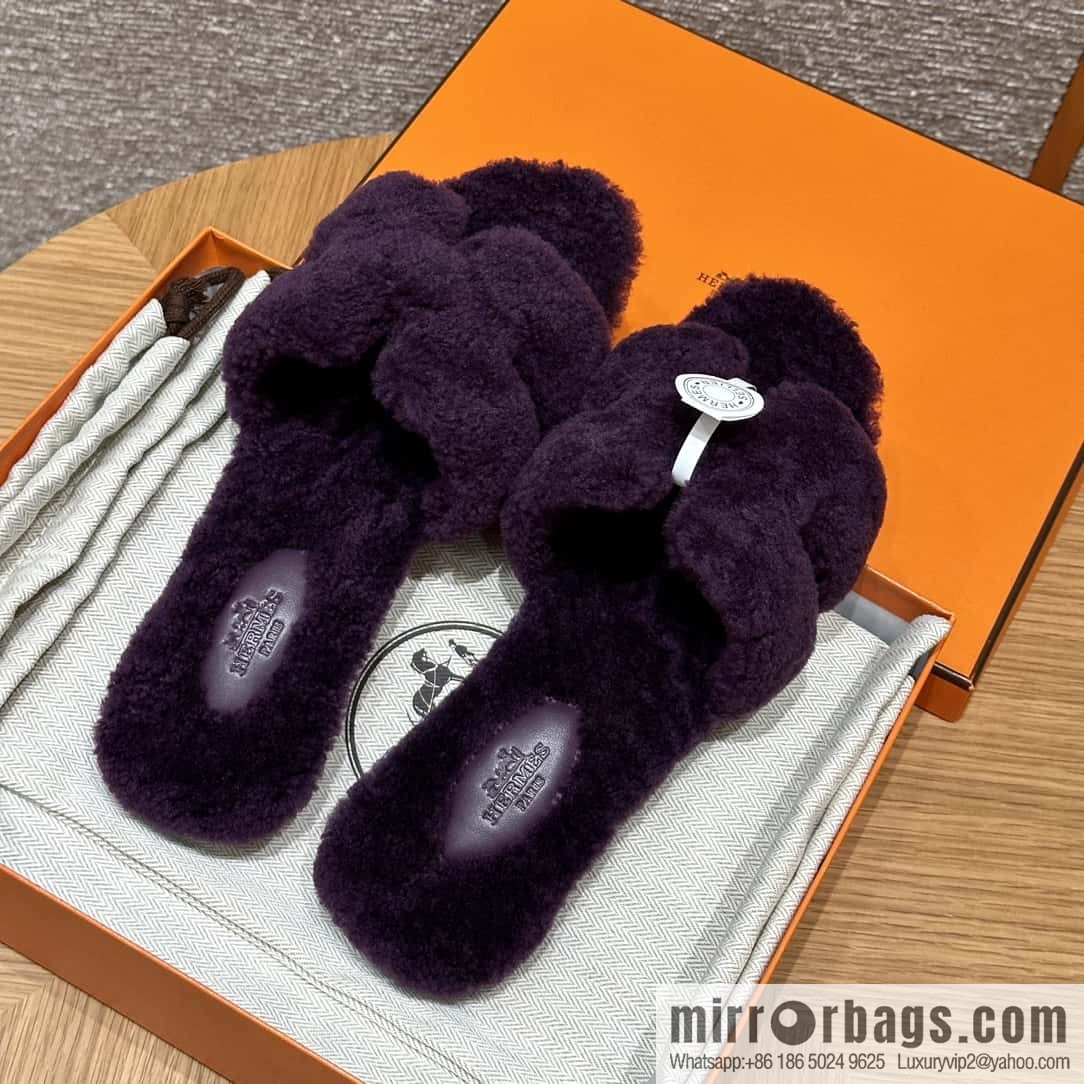 HERMES 181 Oran sandals, woolskin/grape purple/59/Raisin