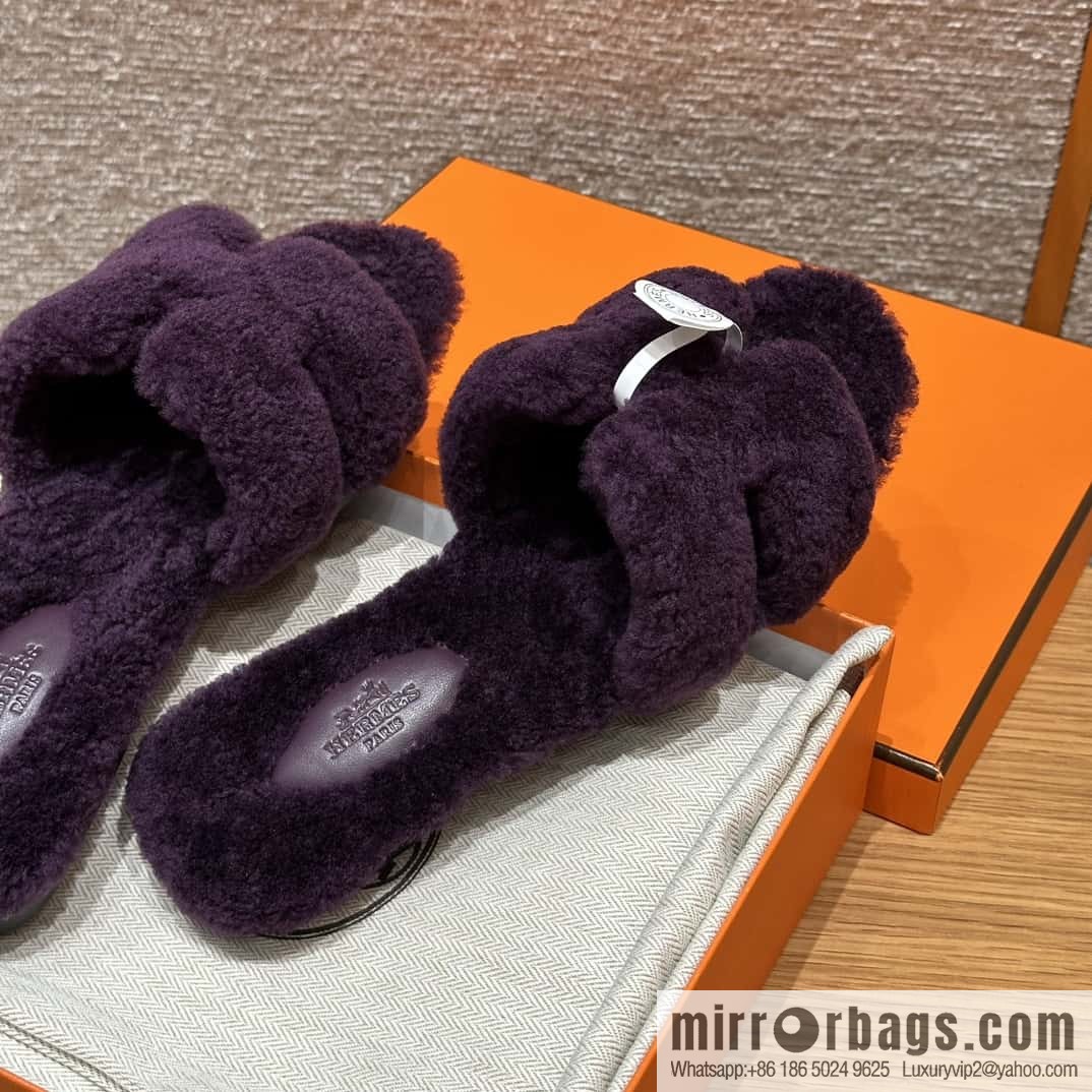 HERMES 181 Oran sandals, woolskin/grape purple/59/Raisin
