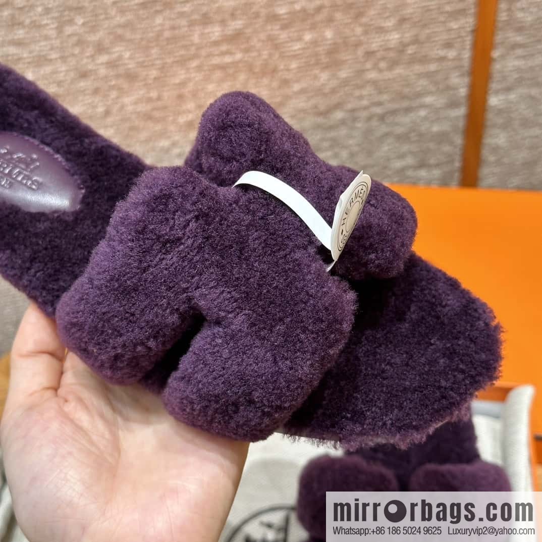 HERMES 181 Oran sandals, woolskin/grape purple/59/Raisin