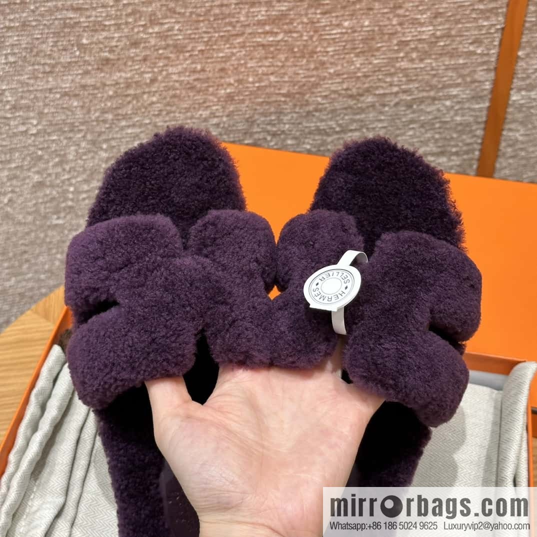 HERMES 181 Oran sandals, woolskin/grape purple/59/Raisin
