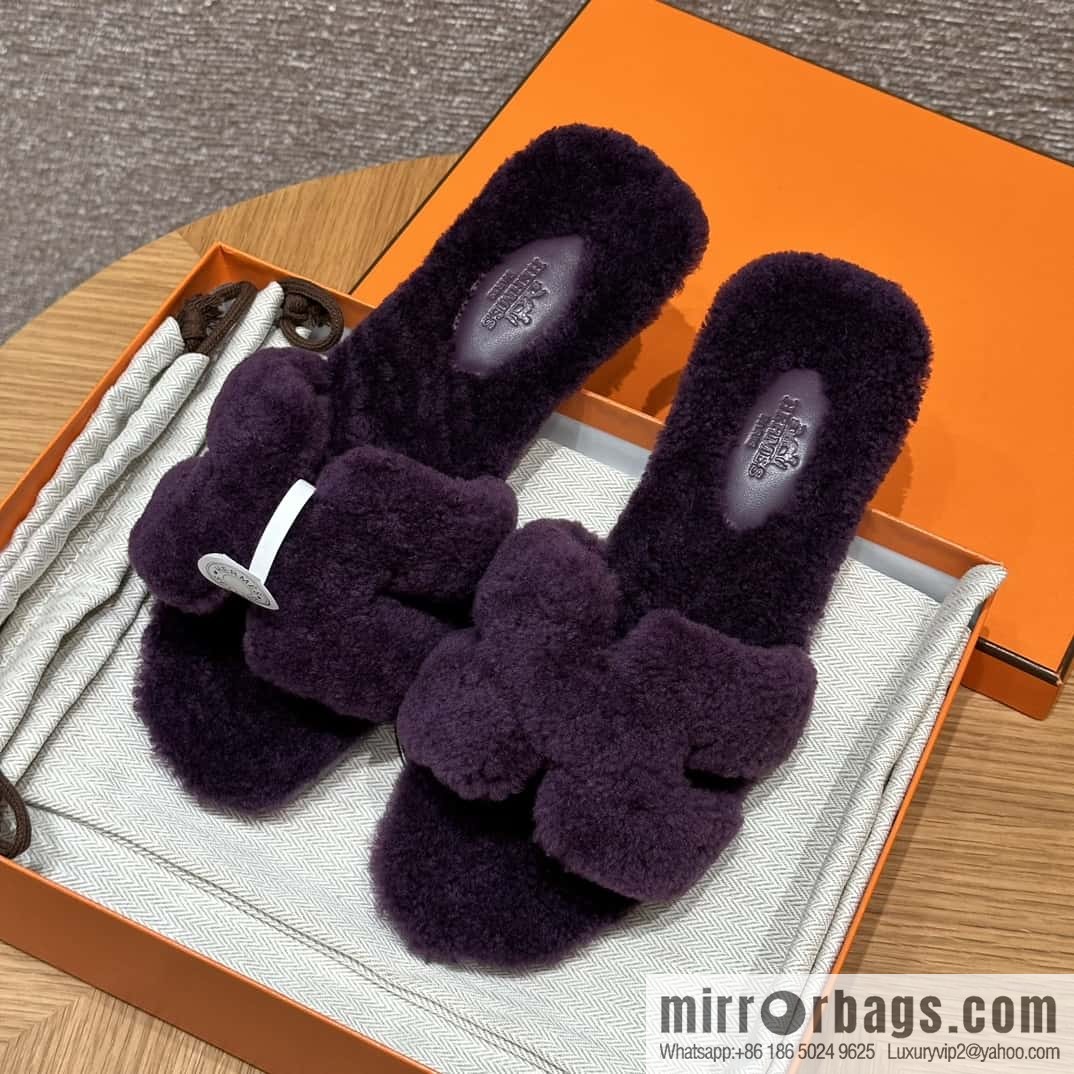 HERMES 181 Oran sandals, woolskin/grape purple/59/Raisin