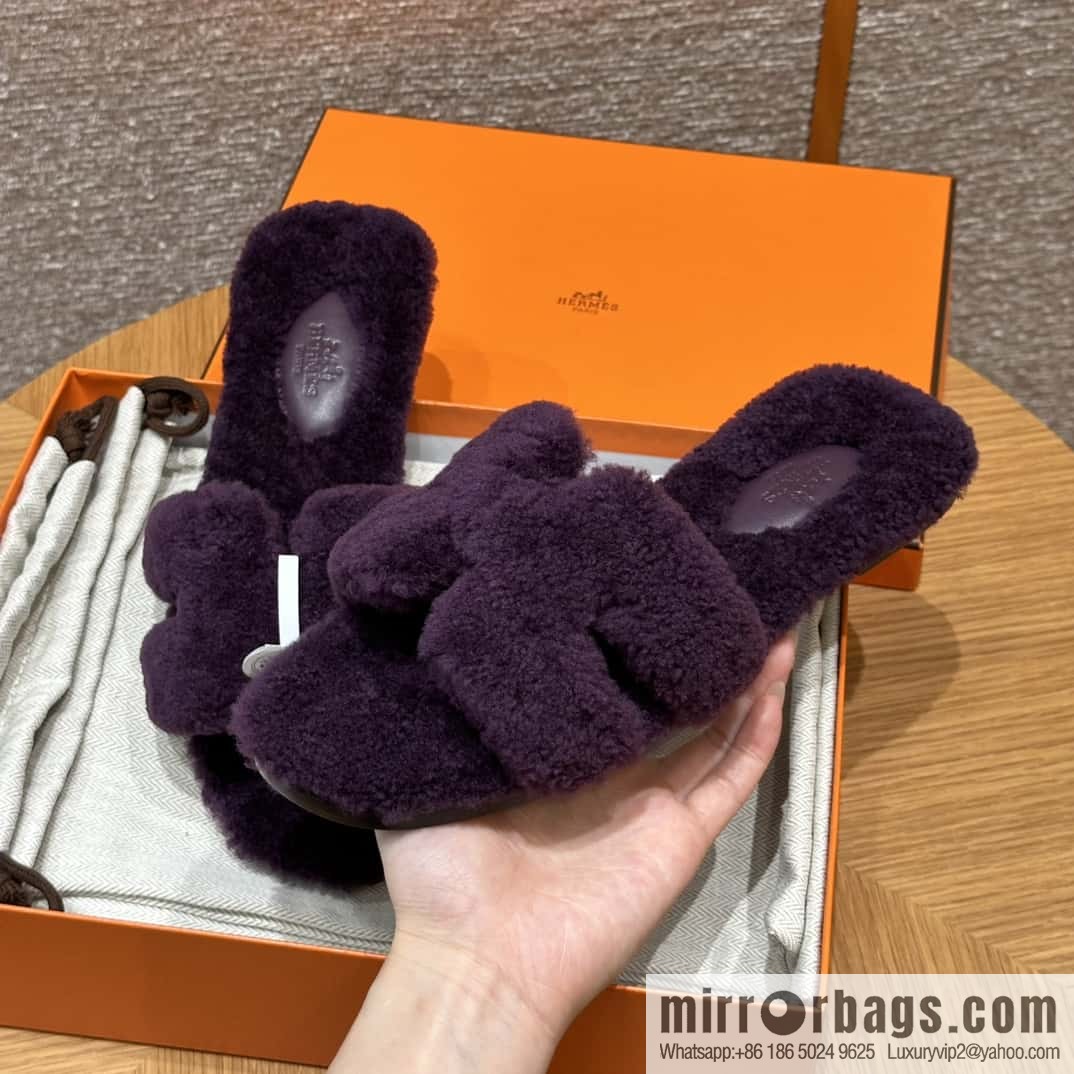 HERMES 181 Oran sandals, woolskin/grape purple/59/Raisin