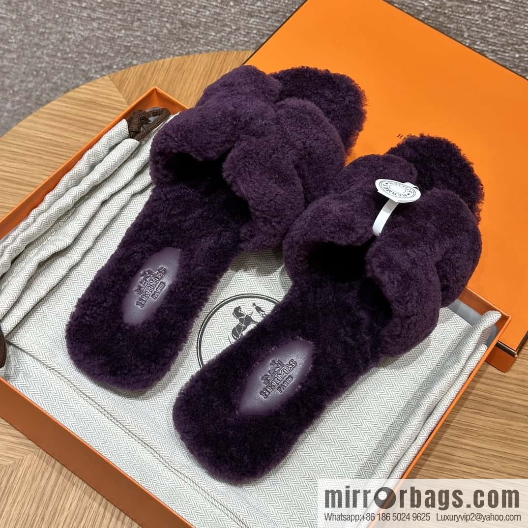 HERMES 181 Oran sandals, woolskin/grape purple/59/Raisin
