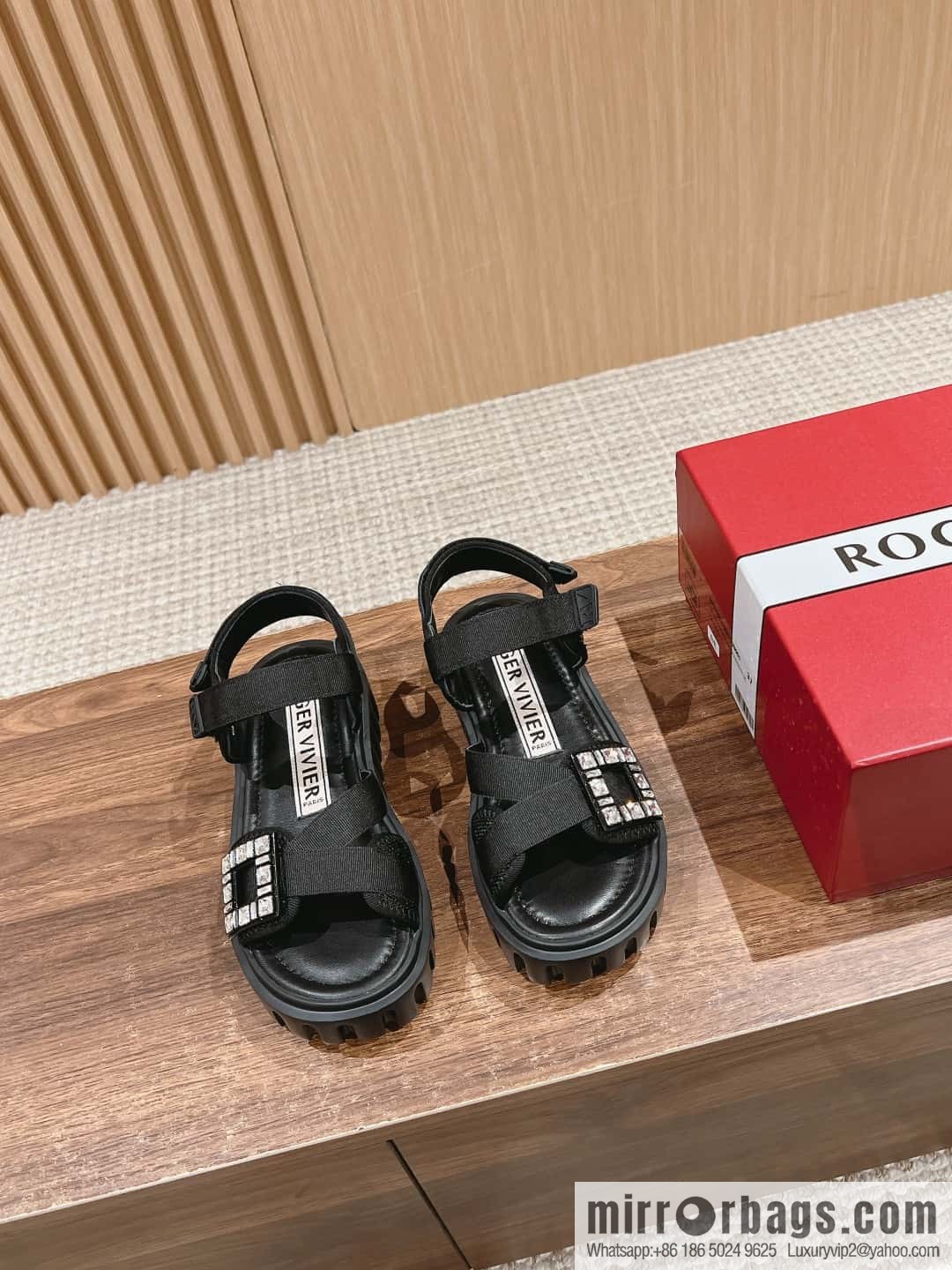 𝐑𝐨𝐠𝐞𝐫 𝐕𝐢𝐯𝐢𝐞𝐫 𝐓𝐡𝐢𝐜𝐤 𝐓𝐫𝐞𝐤𝐤𝐲# Roger Vivia Diamond Button Sandals