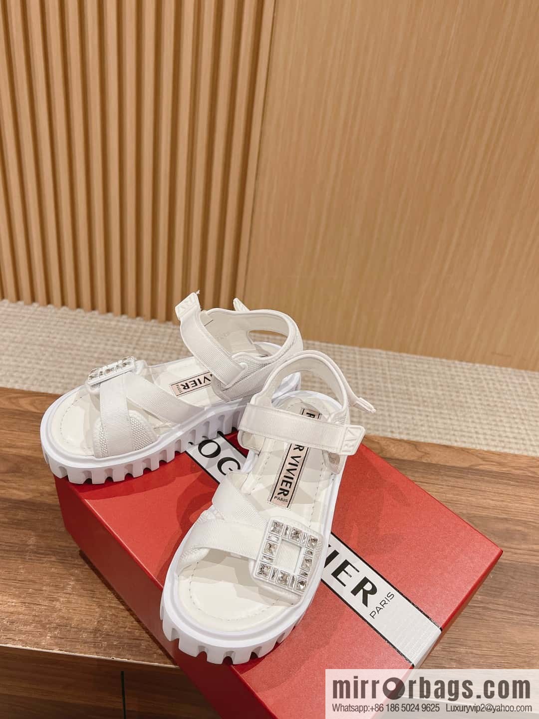 𝐑𝐨𝐠𝐞𝐫 𝐕𝐢𝐯𝐢𝐞𝐫 𝐓𝐡𝐢𝐜𝐤 𝐓𝐫𝐞𝐤𝐤𝐲# Roger Vivia Diamond Button Sandals