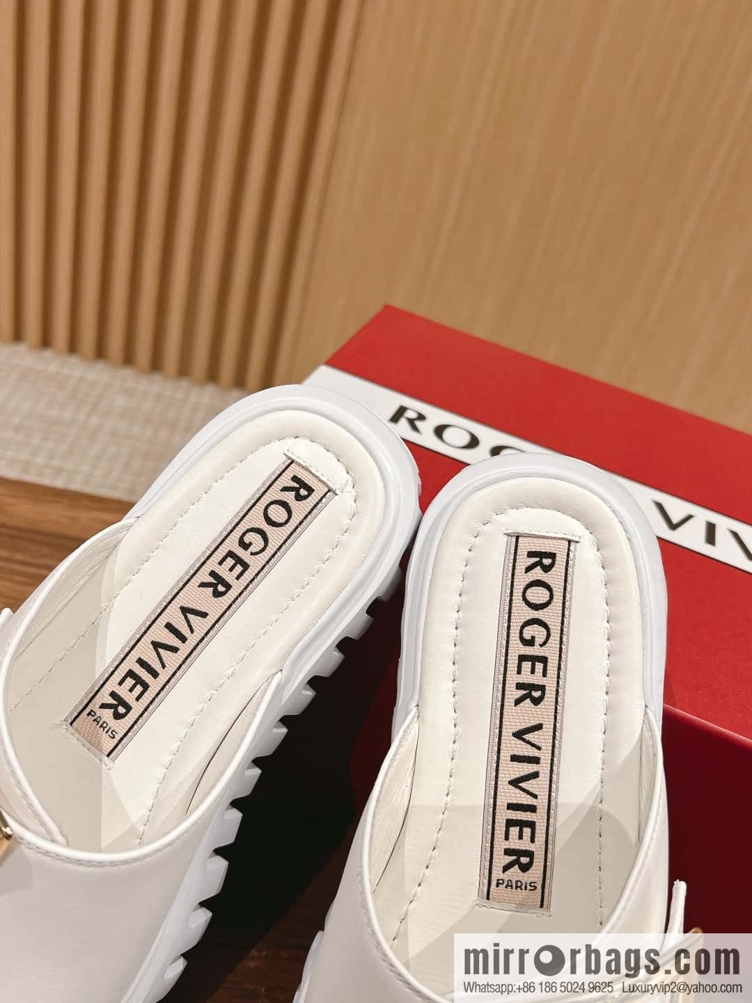 𝐑𝐎𝐆𝐄𝐑 𝐕𝐈𝐕𝐈𝐄𝐑 Roger Vivia's new cookie platform slippers