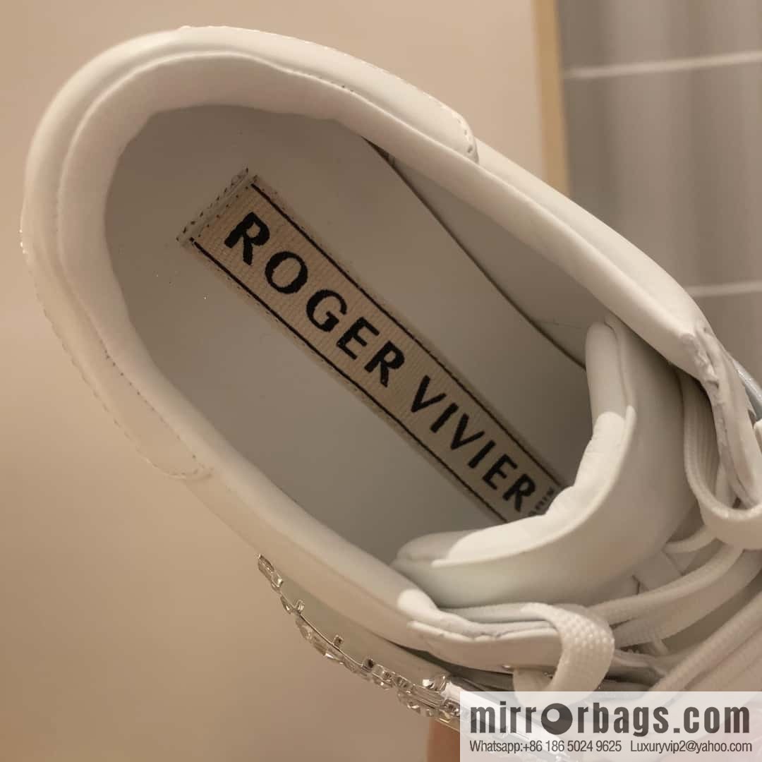 RV Top Version Diamond Buckle Casual Roger vivier Spring/Summer 2024 🍃 Diamond Buckle Casual