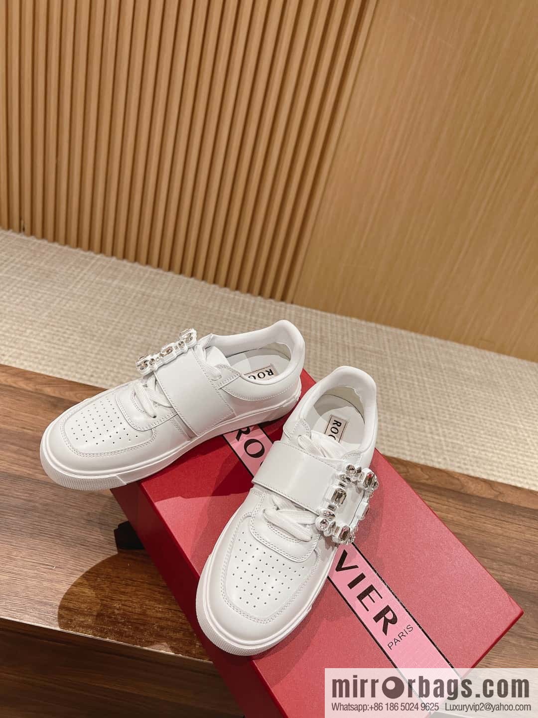 𝐑𝐨𝐠𝐞𝐫 𝐕𝐢𝐯𝐢𝐞𝐫# Roger Vivia new Zhou Dongyu~ Tang Yan~ Linda the same style, dream shoes RV square buckle white shoes