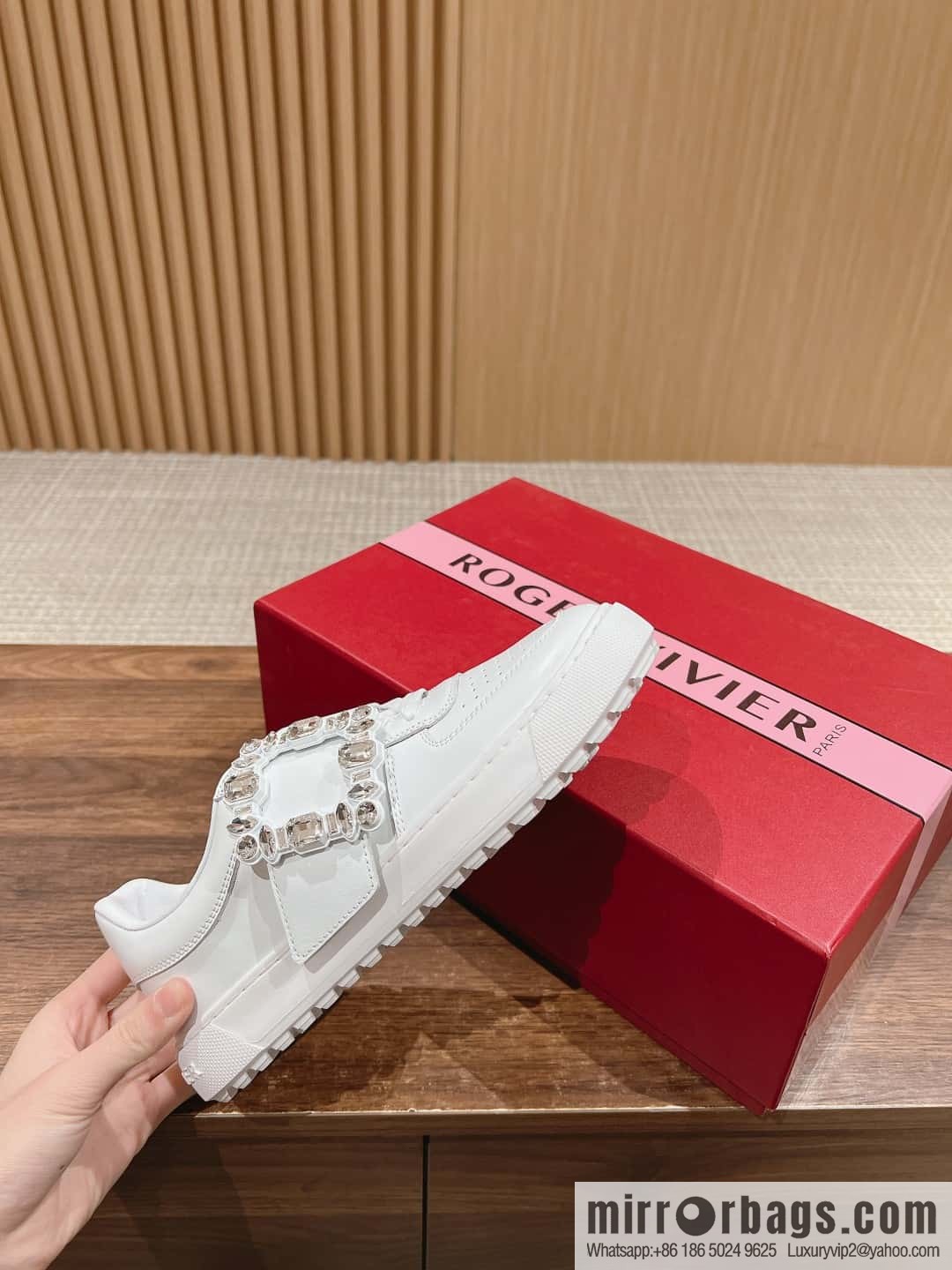 𝐑𝐨𝐠𝐞𝐫 𝐕𝐢𝐯𝐢𝐞𝐫# Roger Vivia new Zhou Dongyu~ Tang Yan~ Linda the same style, dream shoes RV square buckle white shoes