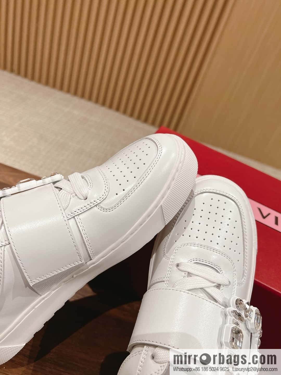 𝐑𝐨𝐠𝐞𝐫 𝐕𝐢𝐯𝐢𝐞𝐫# Roger Vivia new Zhou Dongyu~ Tang Yan~ Linda the same style, dream shoes RV square buckle white shoes