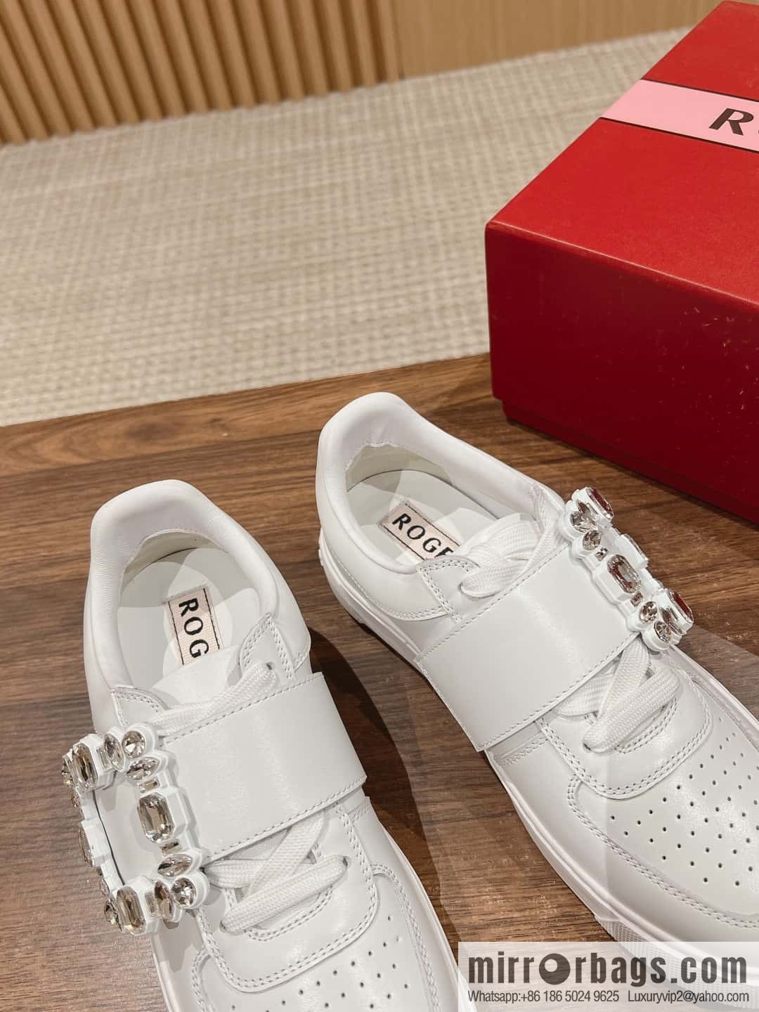 𝐑𝐨𝐠𝐞𝐫 𝐕𝐢𝐯𝐢𝐞𝐫# Roger Vivia new Zhou Dongyu~ Tang Yan~ Linda the same style, dream shoes RV square buckle white shoes