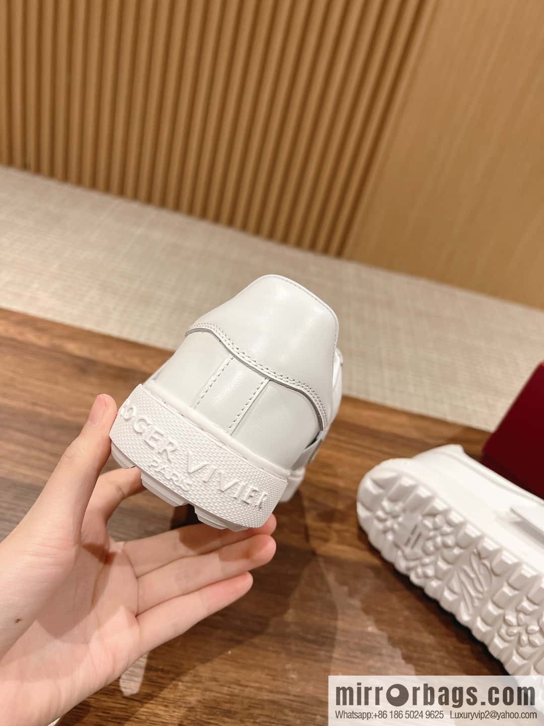 𝐑𝐨𝐠𝐞𝐫 𝐕𝐢𝐯𝐢𝐞𝐫# Roger Vivia new Zhou Dongyu~ Tang Yan~ Linda the same style, dream shoes RV square buckle white shoes