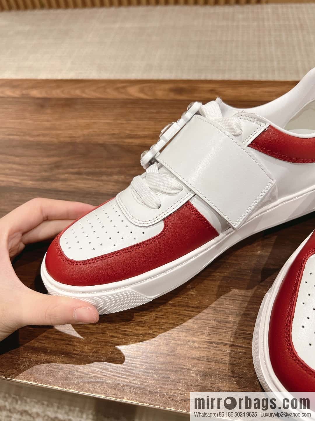 𝐑𝐨𝐠𝐞𝐫 𝐕𝐢𝐯𝐢𝐞𝐫# Roger Vivia's new Zhou Dongyu~ Tang Yan~ Linda's same RV square buckle white shoes