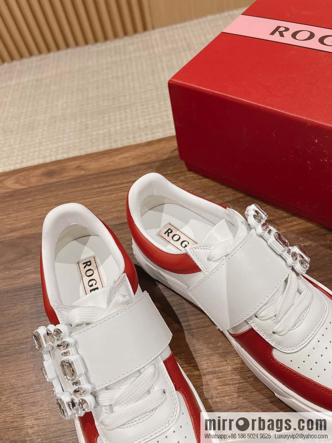𝐑𝐨𝐠𝐞𝐫 𝐕𝐢𝐯𝐢𝐞𝐫# Roger Vivia's new Zhou Dongyu~ Tang Yan~ Linda's same RV square buckle white shoes