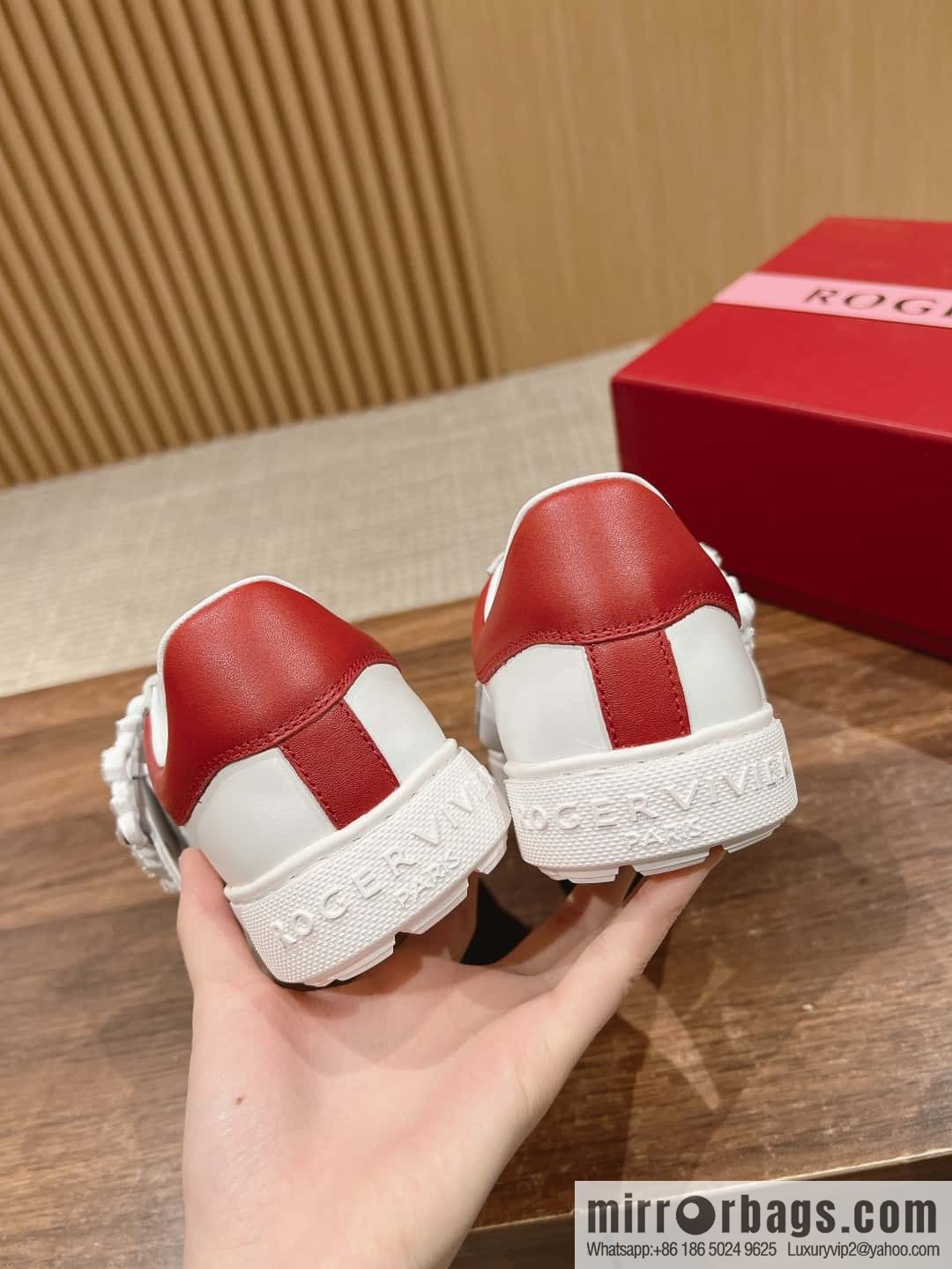 𝐑𝐨𝐠𝐞𝐫 𝐕𝐢𝐯𝐢𝐞𝐫# Roger Vivia's new Zhou Dongyu~ Tang Yan~ Linda's same RV square buckle white shoes