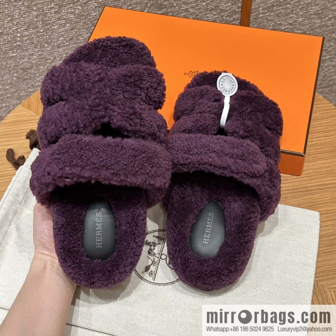 HERMES 225 CHYPRE SANDAL uncle shoes, woolskin/grape purple/59/Raisin