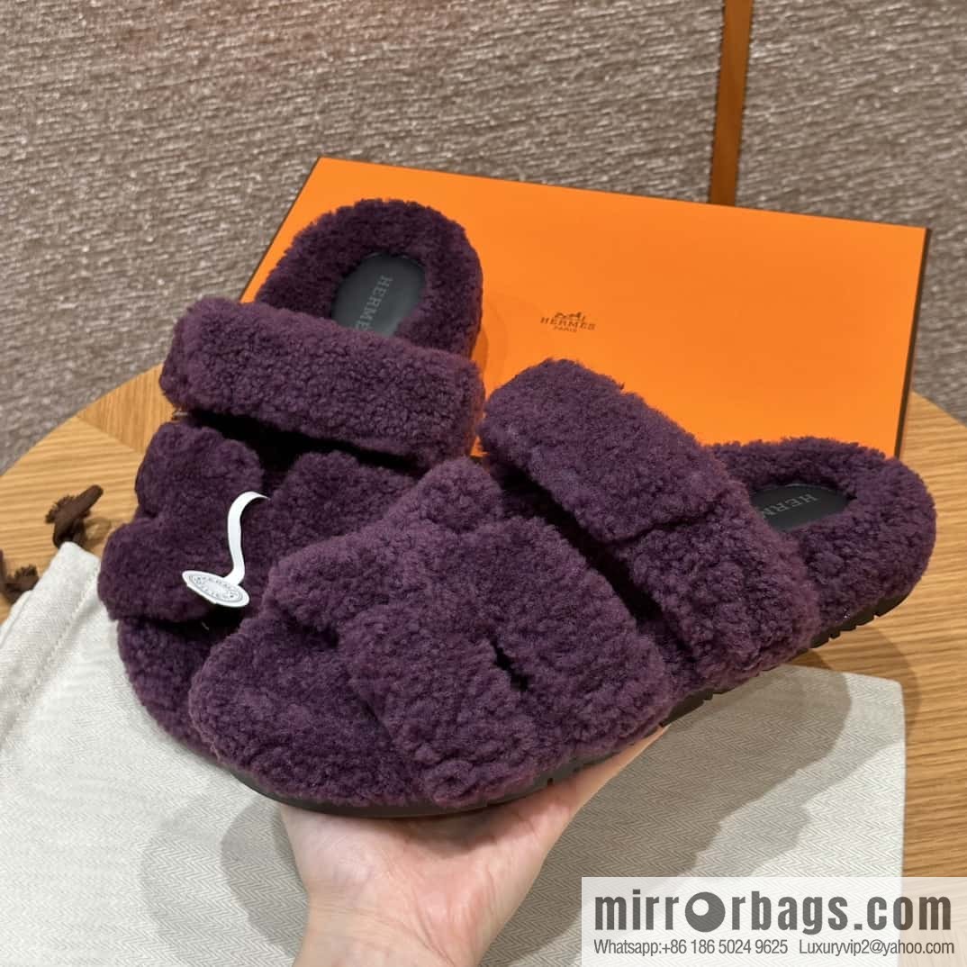 HERMES 225 CHYPRE SANDAL uncle shoes, woolskin/grape purple/59/Raisin
