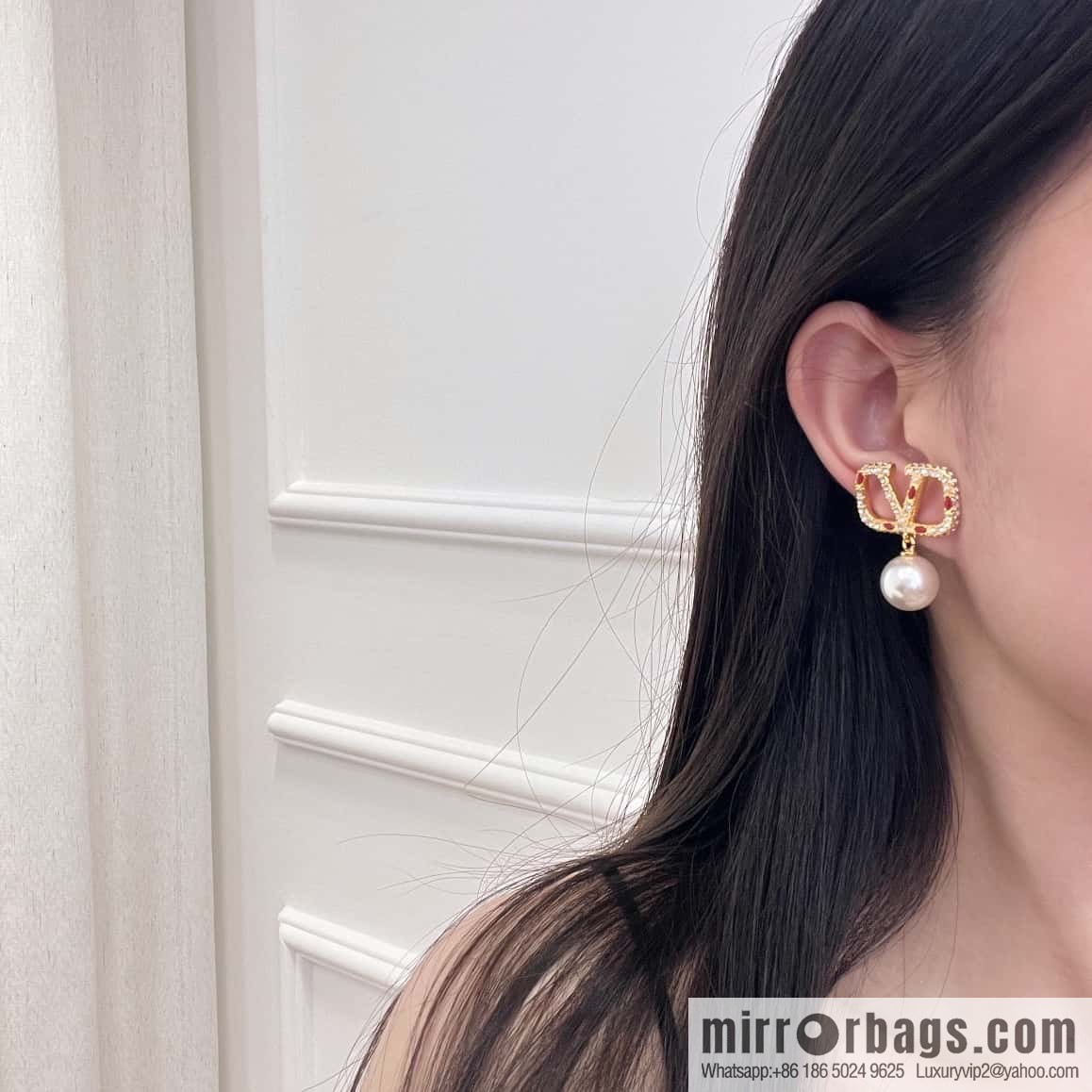 ❗️New ❗️ New ☑️ VALENTINO red brick pearl stud earrings