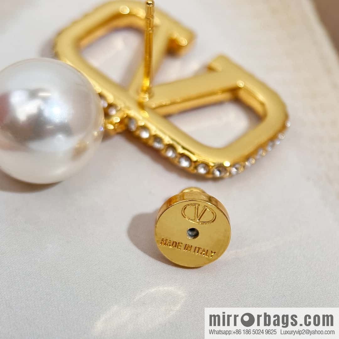 ❗️New ❗️ New ☑️ VALENTINO red brick pearl stud earrings