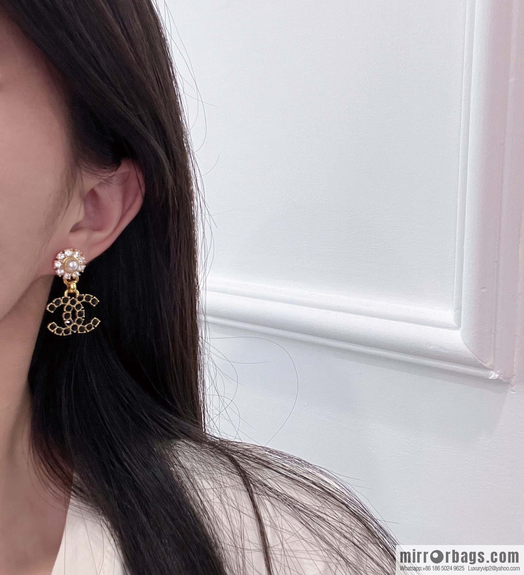 ❗️New ❗️ Chanel stud earrings ☀️ new ☑️ Chanel c2 double c black diamond stud earrings ☀️