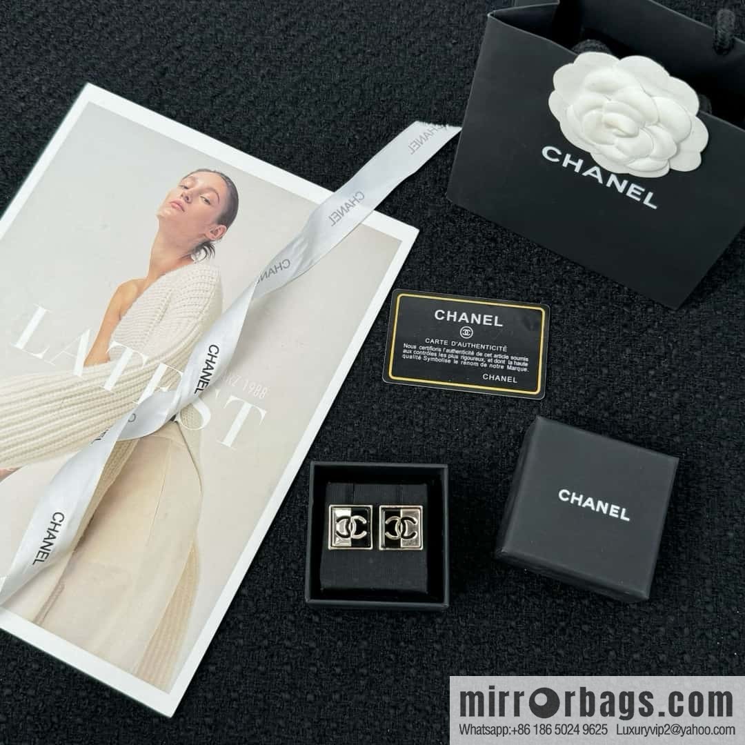 ❗️New ❗️ Chanel stud earrings ☀️ new ☑️ Chanel c1 double c square acrylic stud earrings ☀️