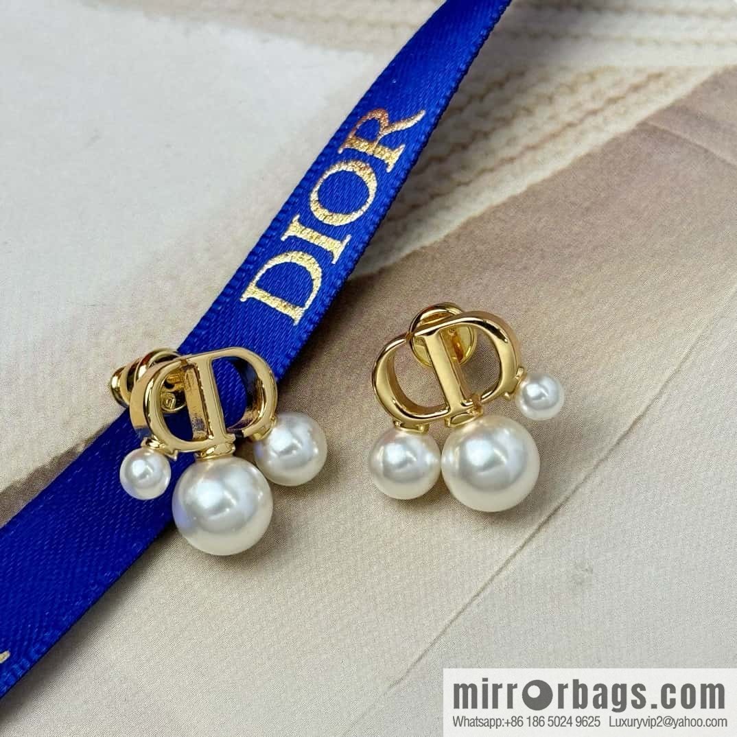New ☑️ DIOR size pearl stud earrings