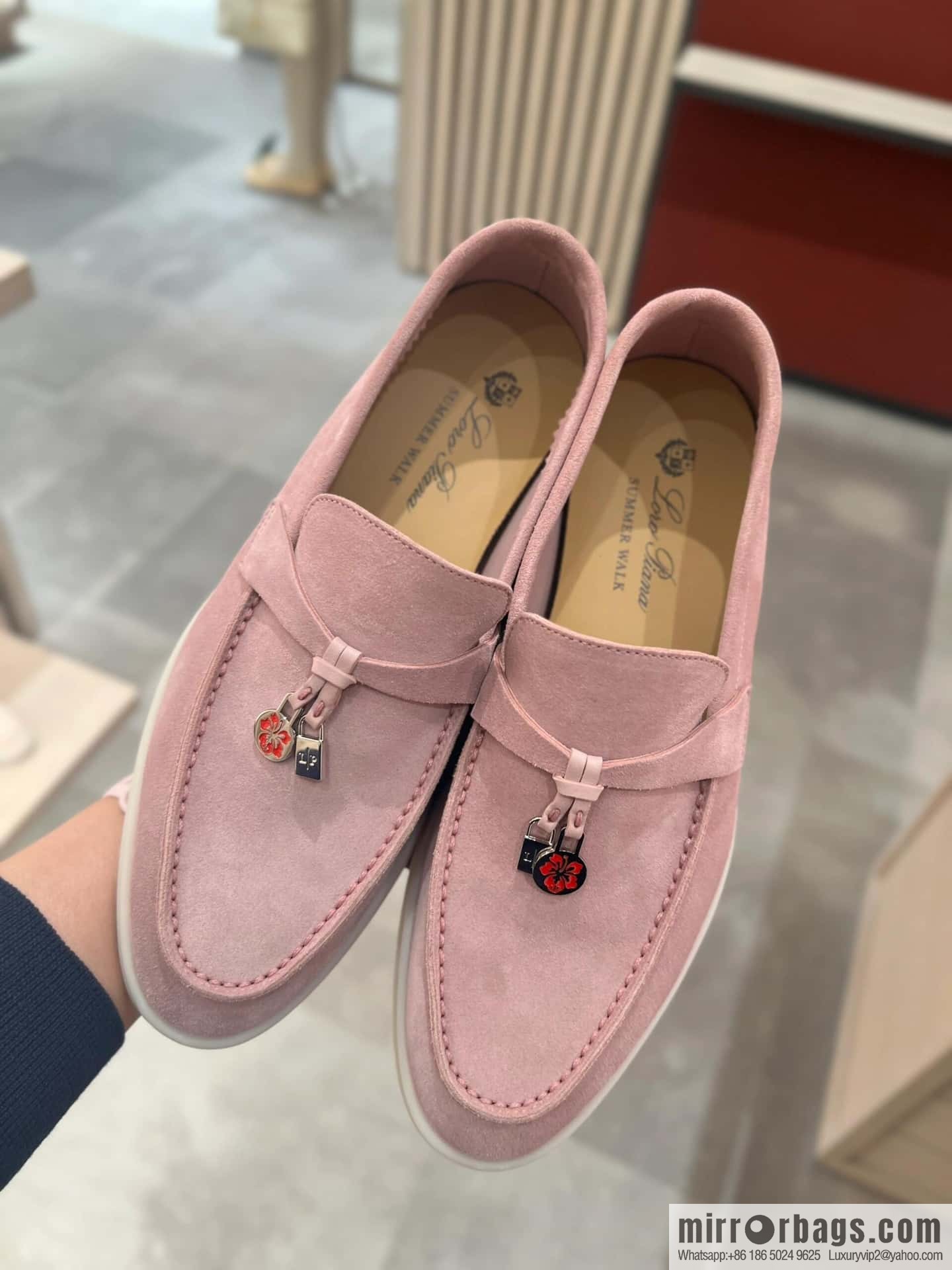 𝐋𝐨𝐫𝐨 𝐏𝐢𝐚𝐧𝐚||𝟐𝟎𝟐𝟒 𝐬𝐮𝐦𝐦𝐞𝐫 𝐰𝐚𝐥𝐤 Holiday Series Light Peony Powder Loafers