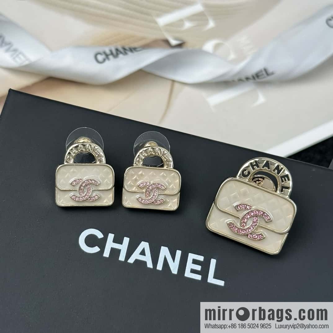 ❗️New ❗️ Chanel brooch ☀️ new ☑️ Chanel c1 double c diamond bag 👜 brooch ☀️