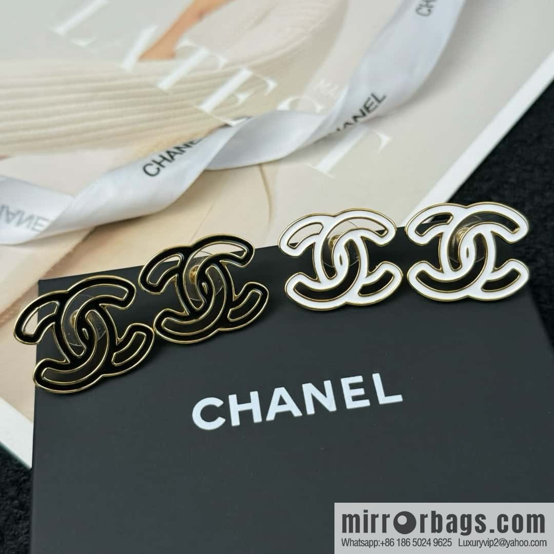 ❗️New ❗️ Chanel stud earrings ☀️ new ☑️ Chanel c1 double c hollow stud earrings ☀️