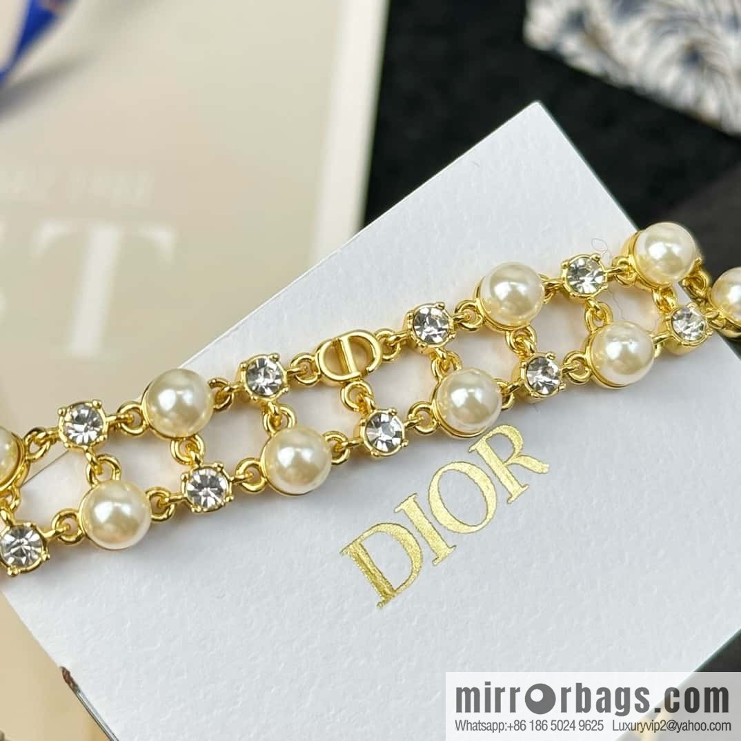 New ☑️ DIOR CD double pearl bracelet