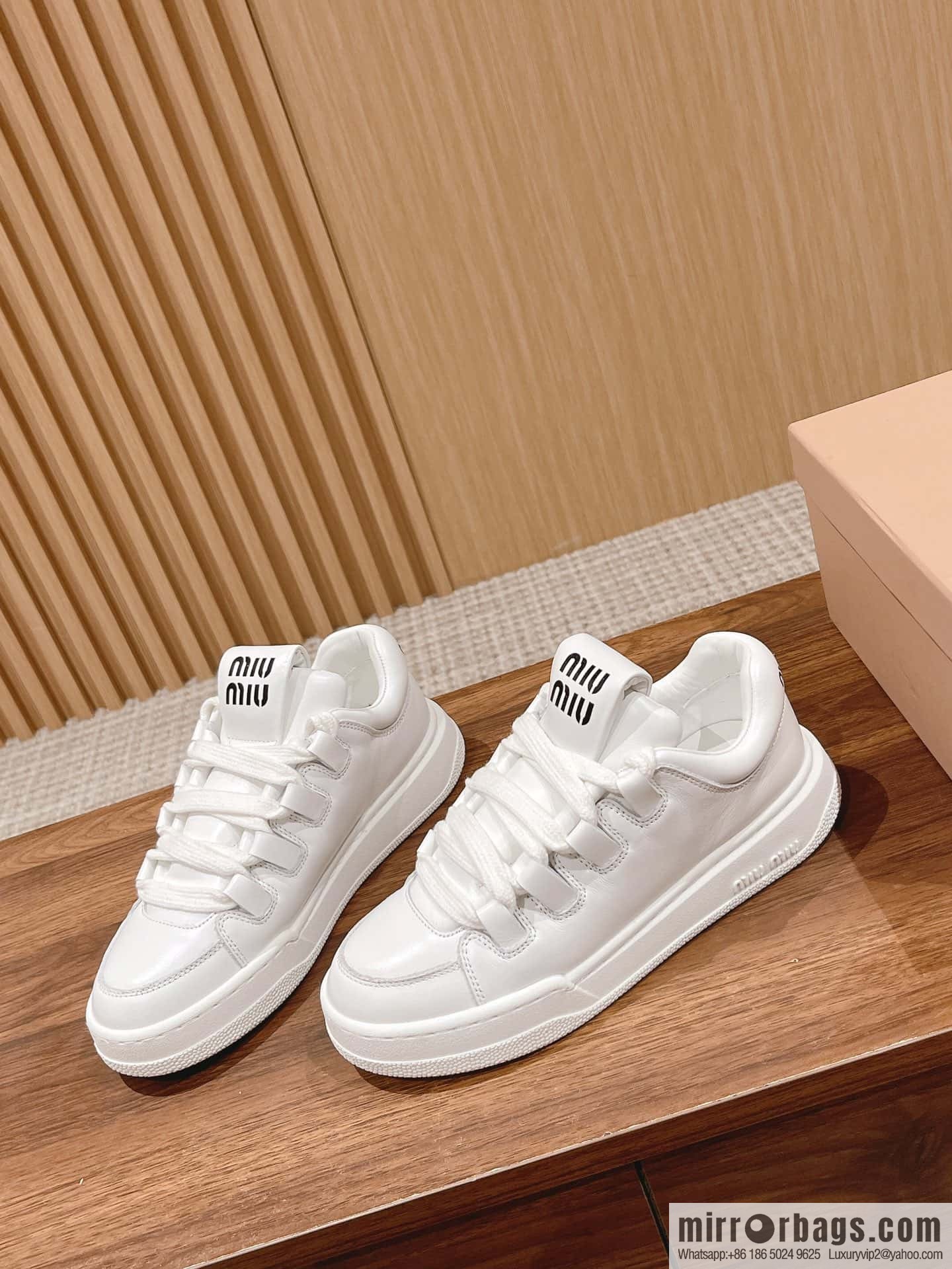 MIUMIU Miao Miao 2023 new American dirty shoes, the latest catwalk sports little white shoes in early spring