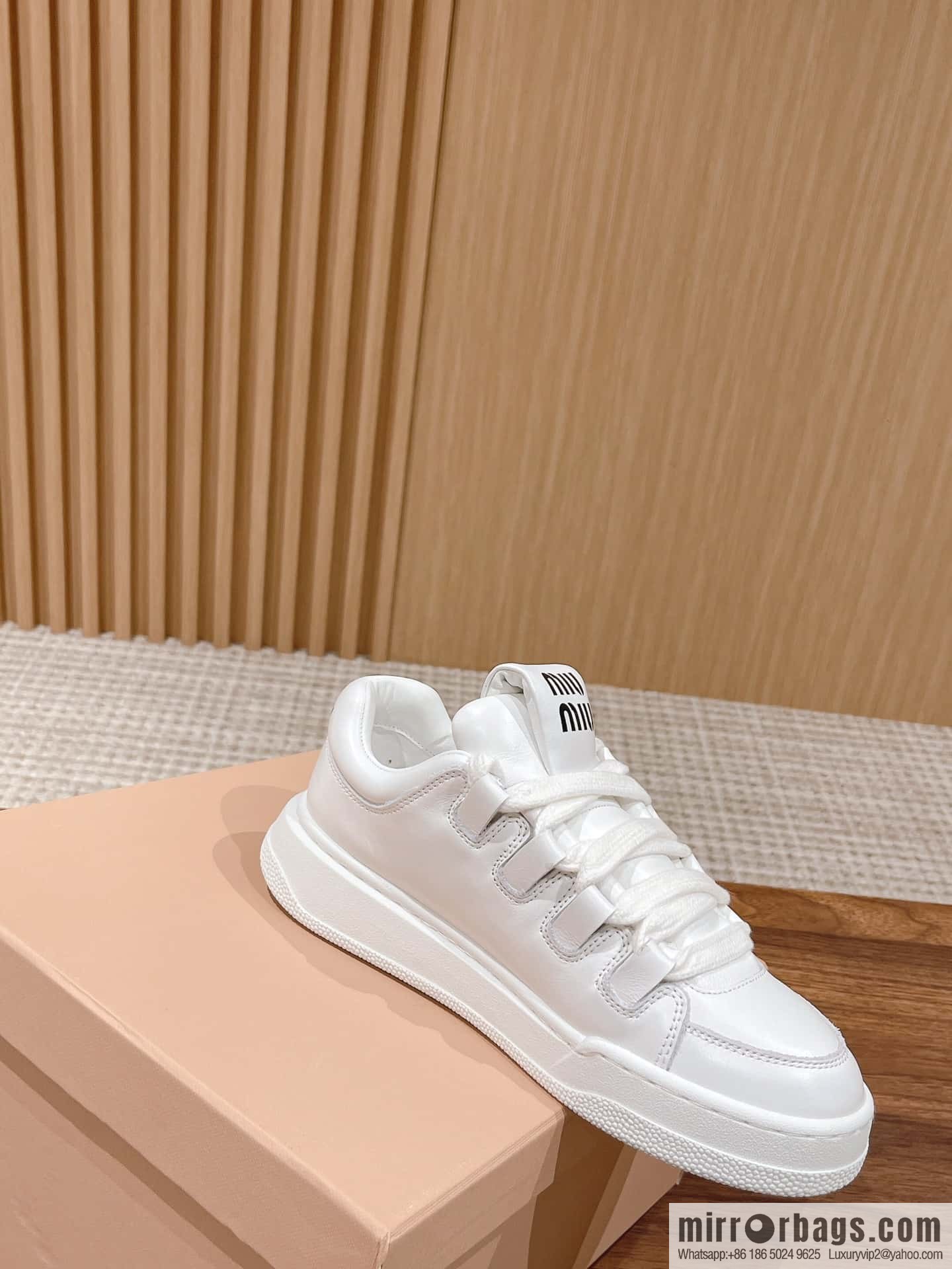 MIUMIU Miao Miao 2023 new American dirty shoes, the latest catwalk sports little white shoes in early spring