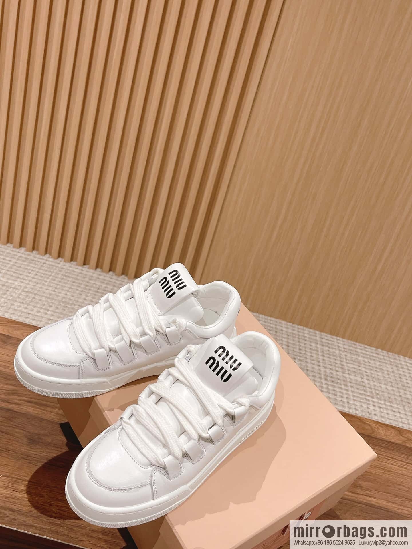 MIUMIU Miao Miao 2023 new American dirty shoes, the latest catwalk sports little white shoes in early spring