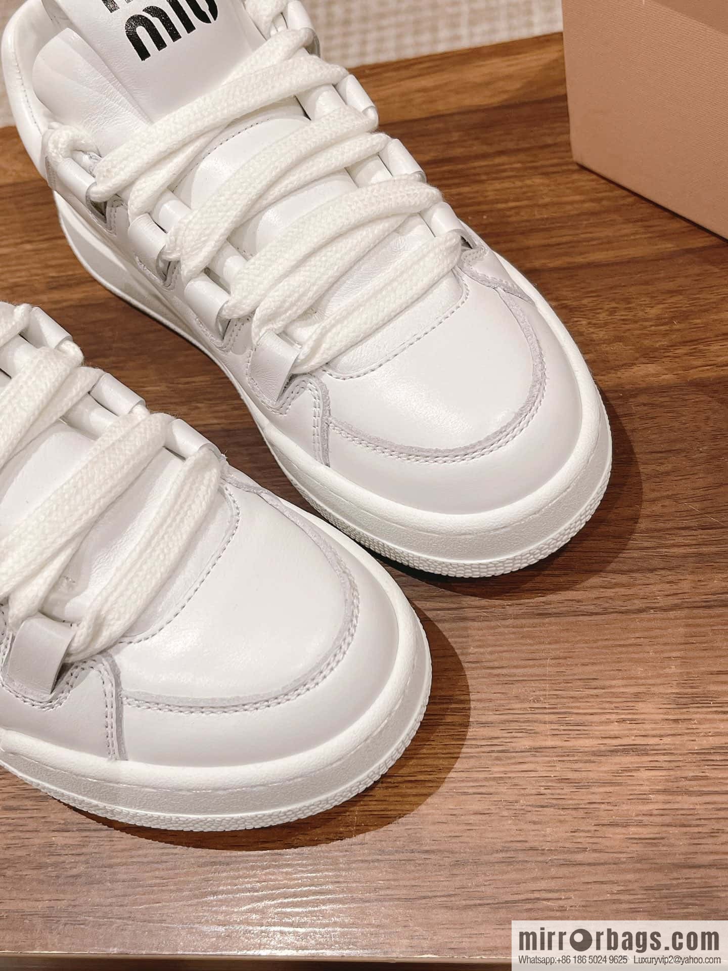 MIUMIU Miao Miao 2023 new American dirty shoes, the latest catwalk sports little white shoes in early spring