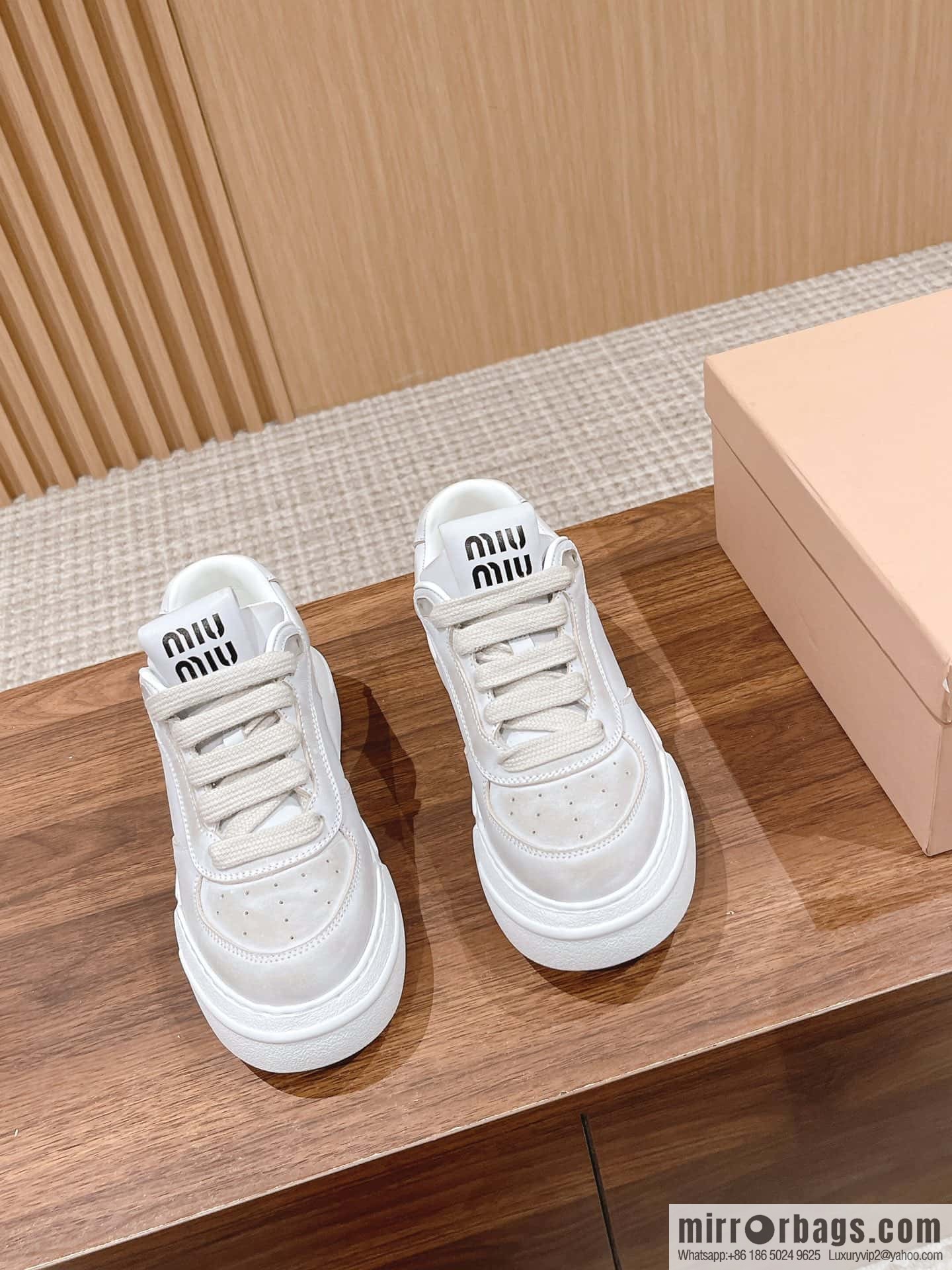 MIUMIU Miao Miao 2023 new American dirty shoes, the latest catwalk sports little white shoes in early spring